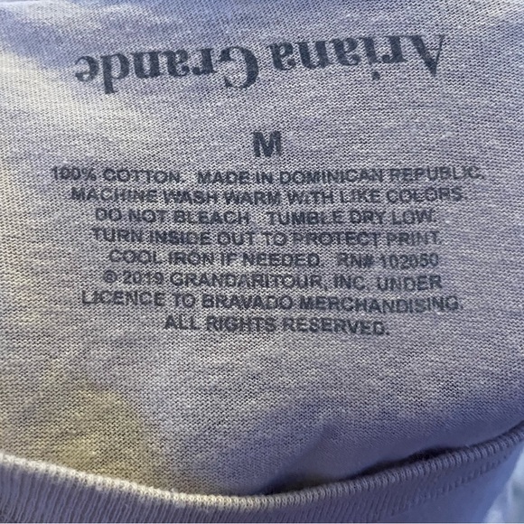 Ariana Grande Sweetener Concert Shirt Size M - Picture 2 of 5